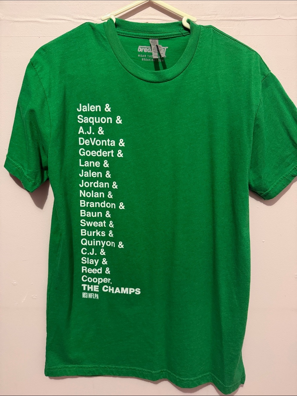 Women’s Kelly Green Eagles Graphic Names Tee - Small